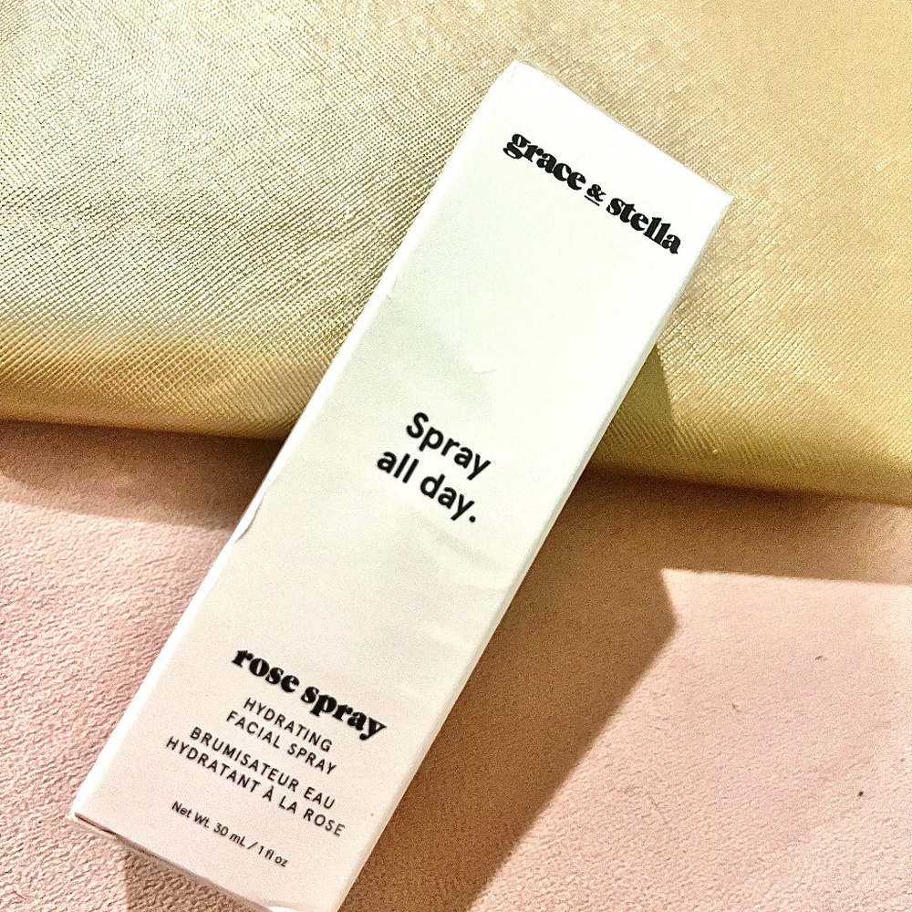 Spray all day-hydrating facial spray